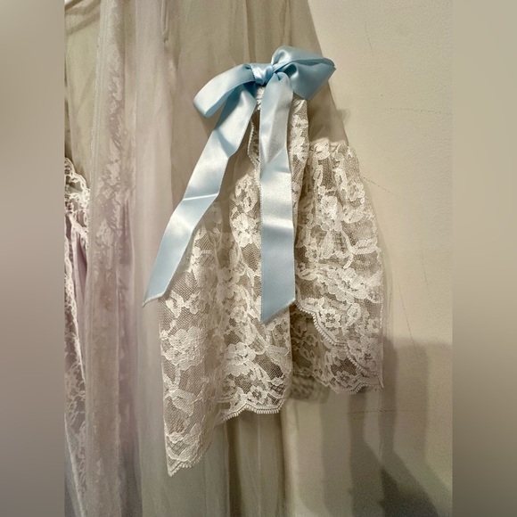 Vintage 70s “Val Mode” Sheer Lace Chemise & Robe with Blue Bow Sleeves Petite - Picture 4 of 7